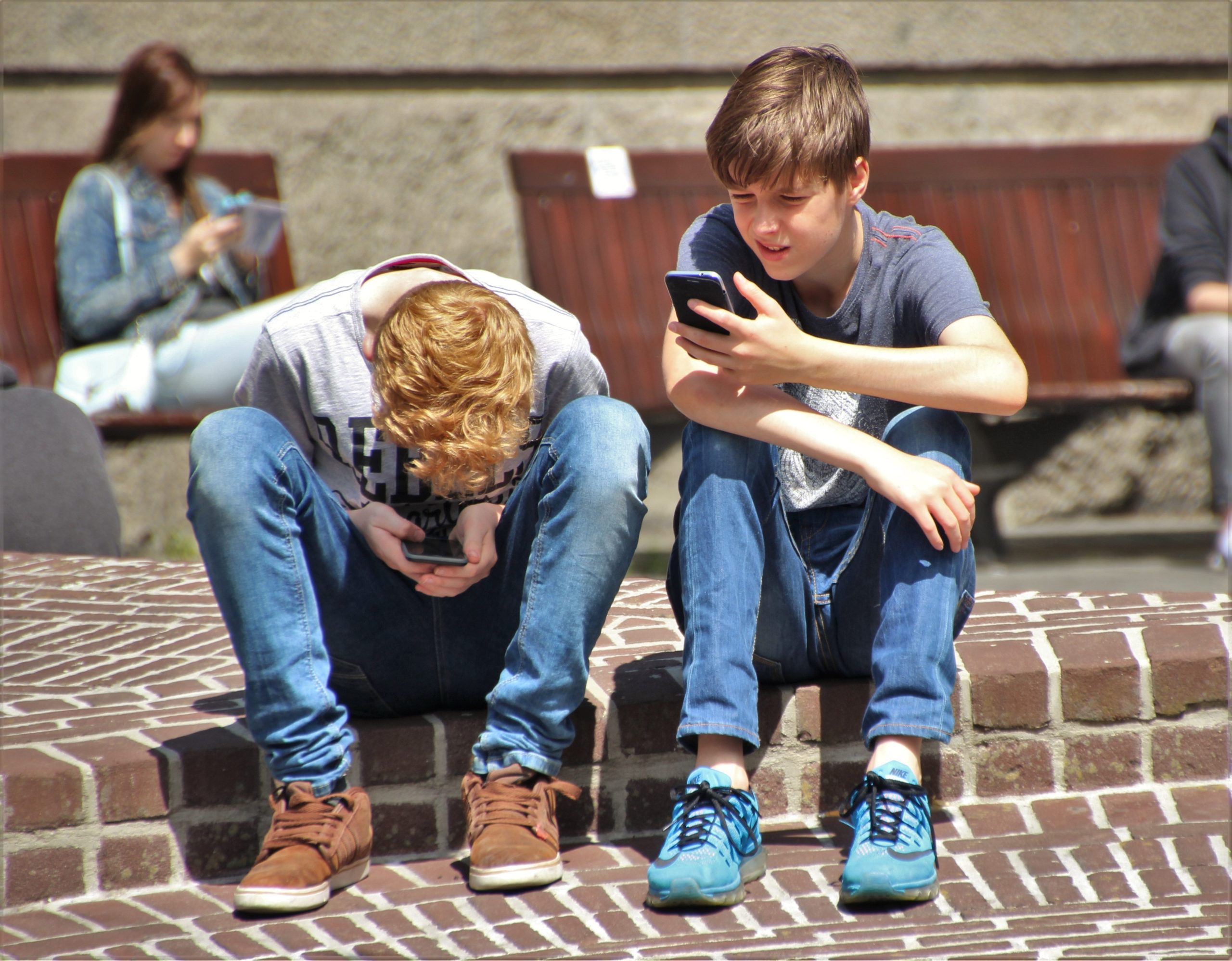 teens-cyberbullying-statistics-social-media-phones