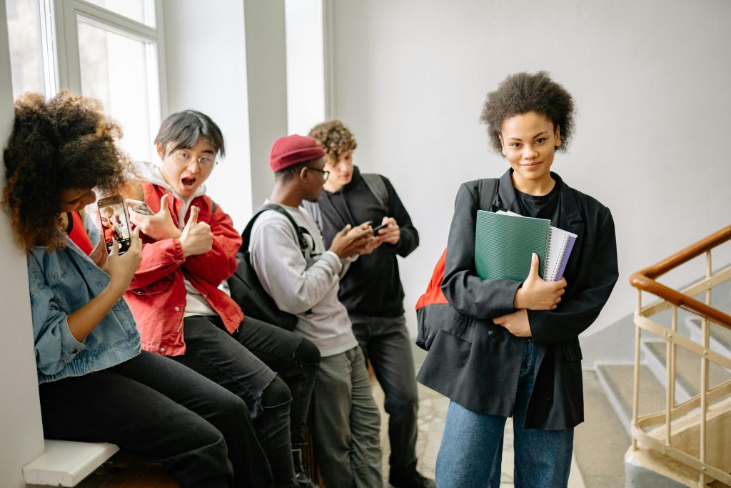 teens-gathered-on-phones-online-safety